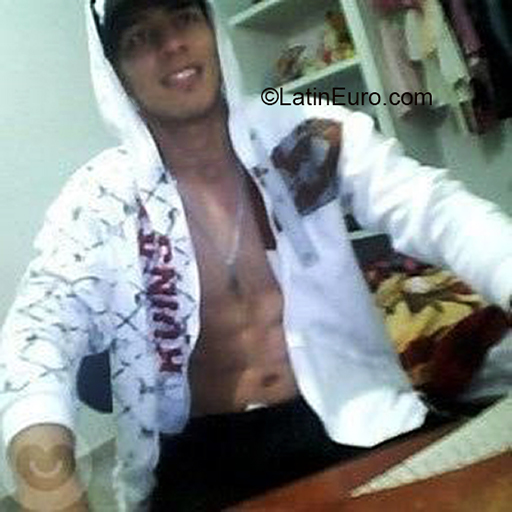 Date this voluptuous Venezuela man Jose from Caracas VE2862
