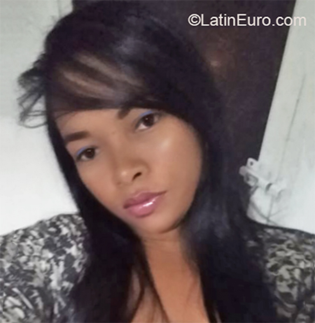 Date this good-looking Colombia girl Yeliza from Cartagena CO26476
