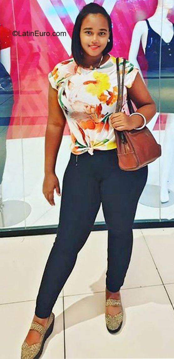 Date this georgeous Dominican Republic girl Jasmileidy from Barahona DO36932