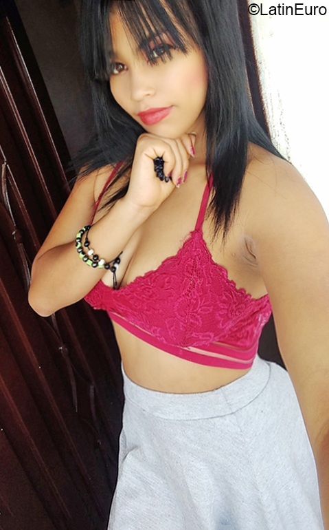 Date this cute Colombia girl Jackeline from Medellin CO26494