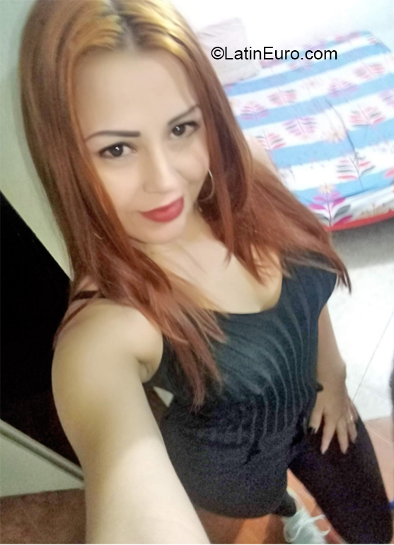 Date this hot Venezuela girl Valentina from Merida VE2878