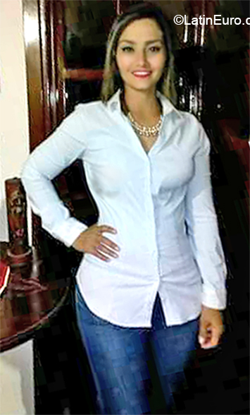 Date this voluptuous Venezuela girl Liliany from San Juan de los Morros VE2885