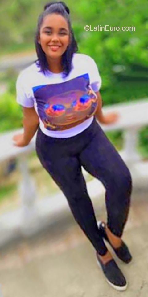 Date this gorgeous Dominican Republic girl Alexandra from Santiago DO36996