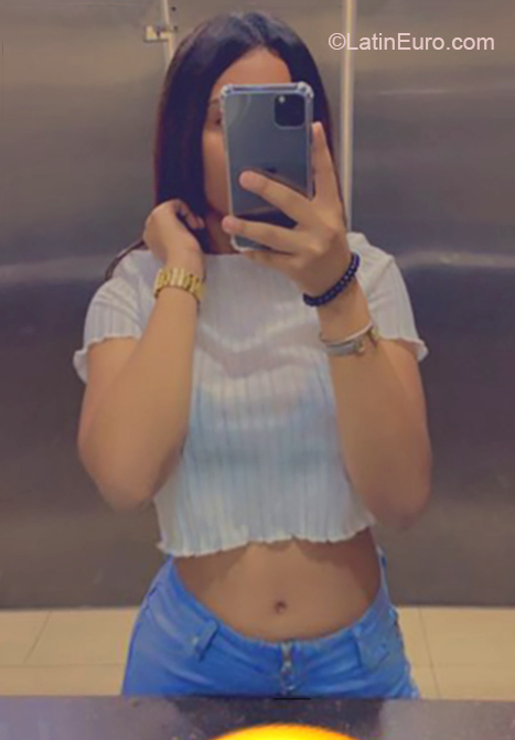 Date this good-looking Dominican Republic girl Mary from Santo Domingo DO36998