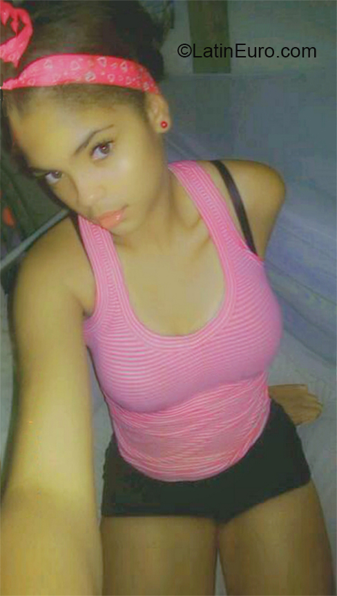 Date this delightful Dominican Republic girl Rose from Santo Domingo DO37011