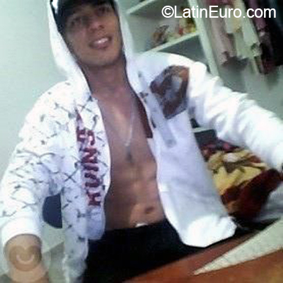 Date this hot Venezuela man Jose Alejandro from Caracas VE2899
