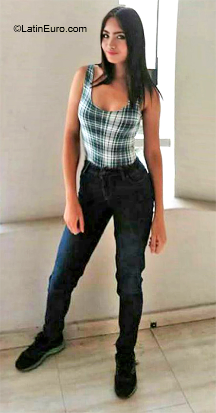 Date this stunning Venezuela girl Stephany from Caracas VE2902