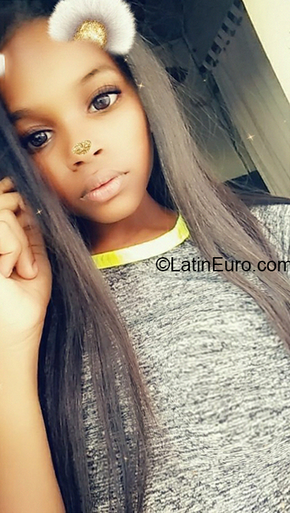 Date this voluptuous Dominican Republic girl Keicha from Hato Mayor DO37028