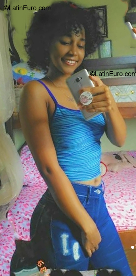 Date this delightful Dominican Republic girl Smailin from Santo Domingo DO37034