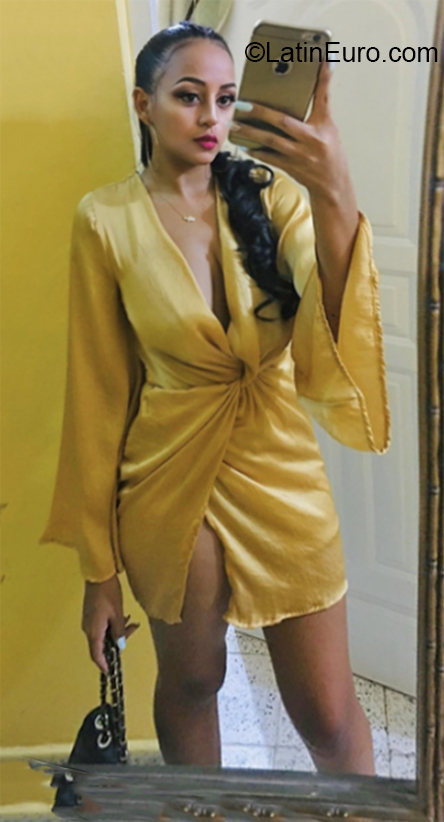 Date this attractive Dominican Republic girl India from Santiago DO37073