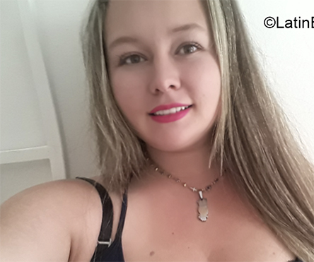 Date this exotic Colombia girl Paola from Bogota CO26586