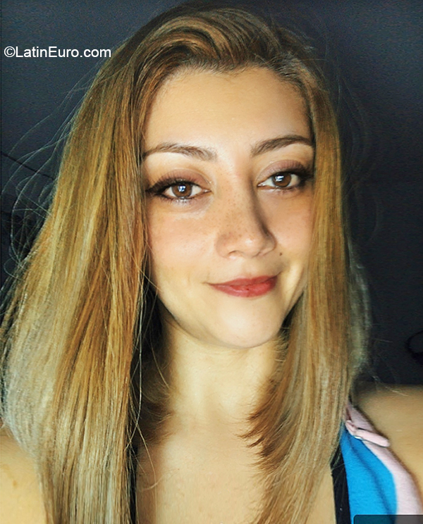 Date this hard body Colombia girl Laura from Bogota CO26598