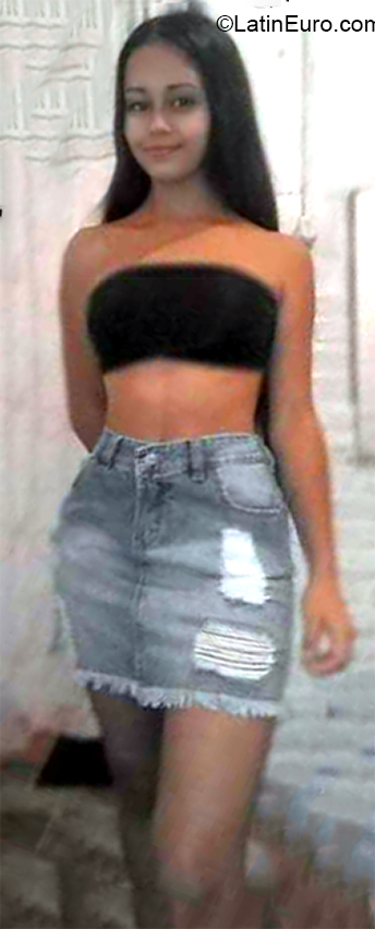 Date this foxy Uruguay girl Belem from Mercedes UY39