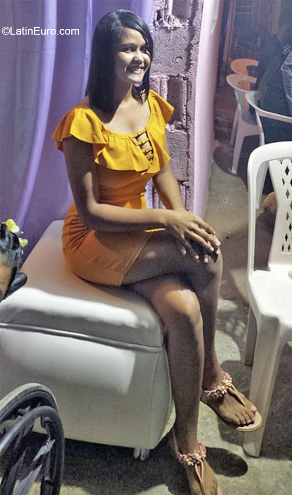 Date this attractive Dominican Republic girl Yardeles from Puerto Plata DO37139