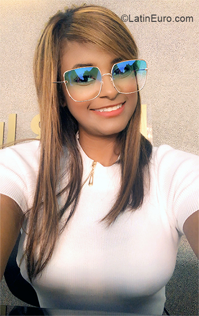 Date this pretty Dominican Republic girl Rosalis from Santiago DO37147