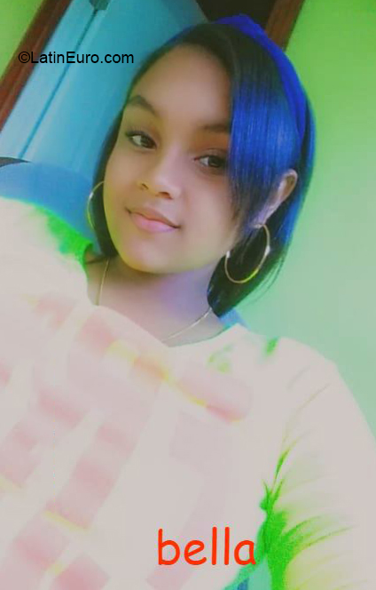 Date this stunning Dominican Republic girl Ana Paula from Santiago DO37150