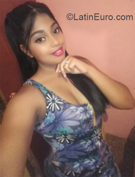 Date this foxy Venezuela girl Milagros from Ciudad Bolivar VE2933