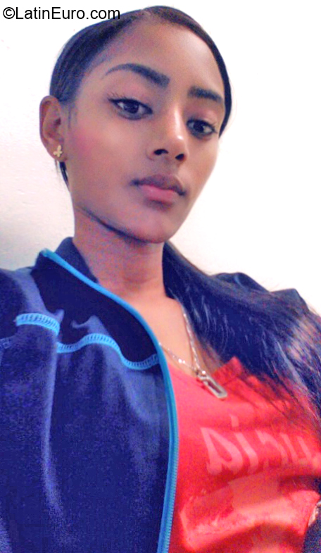 Date this young Dominican Republic girl Sol from Santo Domingo DO37171