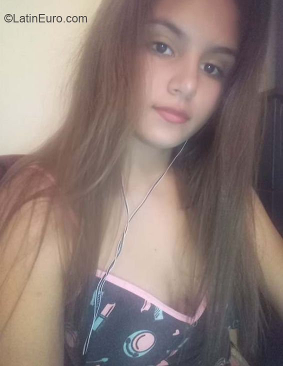 Date this stunning Colombia girl Dayana from Valledupar CO26634