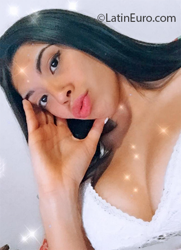 Date this sultry Argentina girl Candela from Buenos Aires AR316