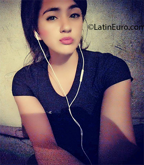 Date this fun Argentina girl Sofia from Pocito AR318