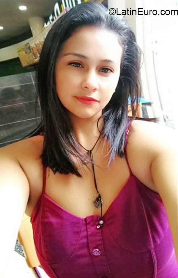 Date this sensual Venezuela girl Carol from Tachira VE2948