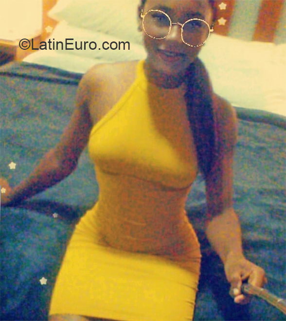 Date this tall Dominican Republic girl Maria from Esperanza Valverde DO37268
