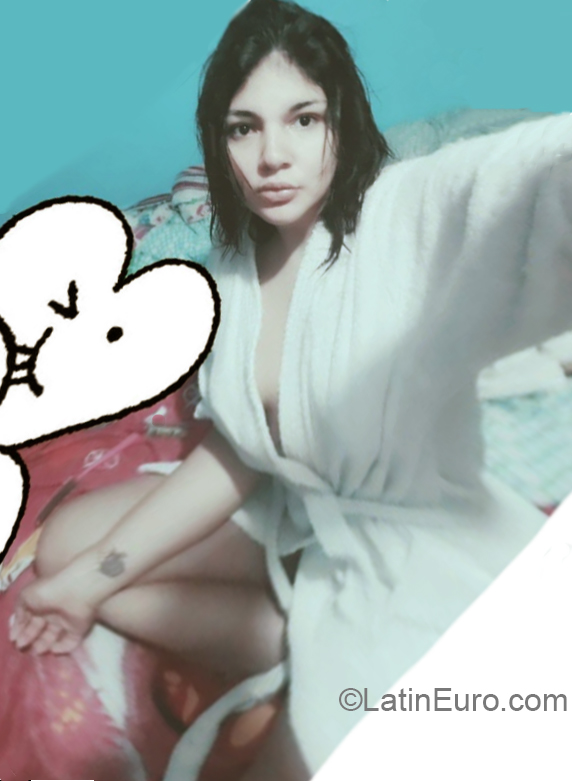 Date this athletic Colombia girl Paola from Bogota CO26705
