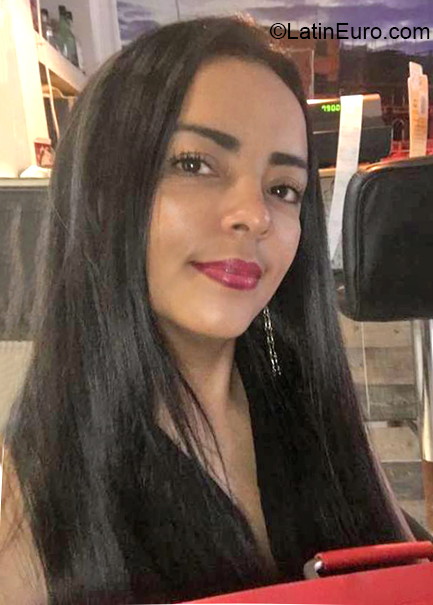 Date this hot Colombia girl Patricia from Eje CO26712