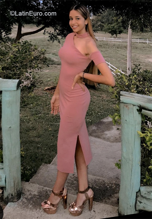 Date this funny Dominican Republic girl Eli from Santiago DO39157