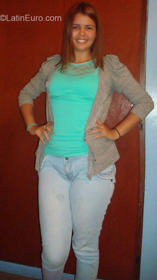 Date this sensual Venezuela girl Loriana from Caracas VE2974