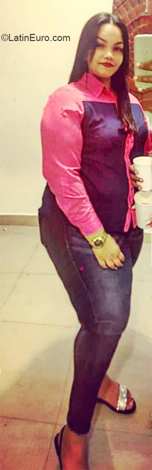 Date this nice looking Dominican Republic girl Oscarina from Higuey DO37341