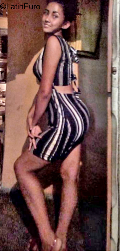 Date this beautiful Venezuela girl Yulianny from Colombia VE2978