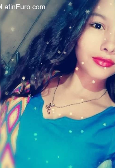 Date this good-looking Colombia girl Ingrid from Florencia CO26776