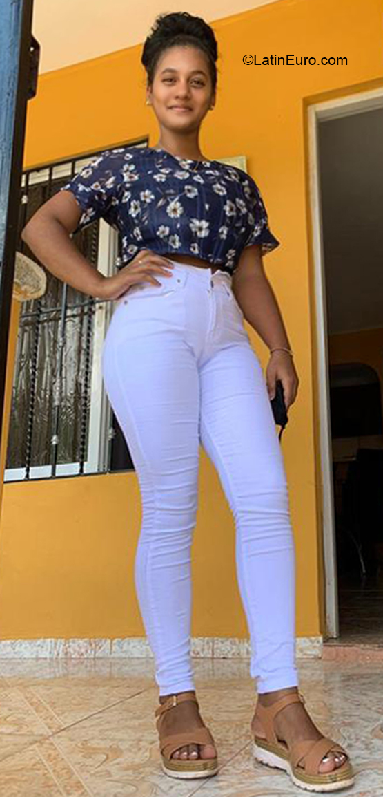 Date this good-looking Dominican Republic girl Nayeli from Puerto Plata DO37366