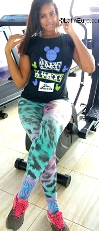 Date this exotic Brazil girl Nataly from Salvador BR11043