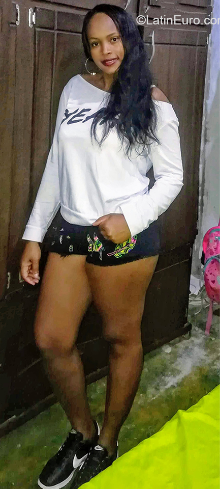 Date this happy Colombia girl Sami from Quibdo CO26783