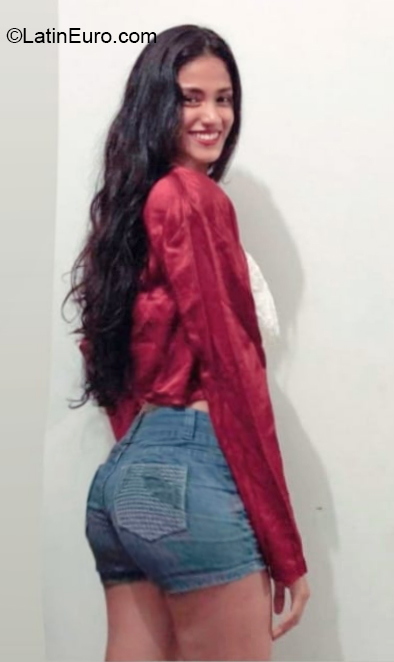 Date this funny Peru girl Tatiana from Lima PE1497