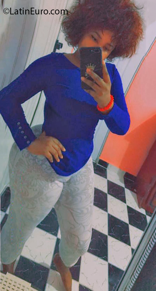 Date this exotic Dominican Republic girl Ana carina from Santo Domingo DO37486