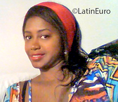 Date this attractive Colombia girl Alejandra from Cartagena CO26937