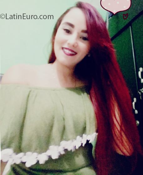 Date this happy Colombia girl Yuranis from Barranquilla CO26939