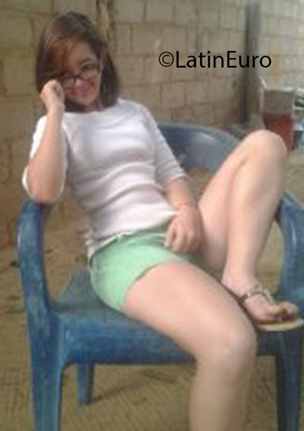 Date this voluptuous Venezuela girl Angela from Maracaibo VE3041