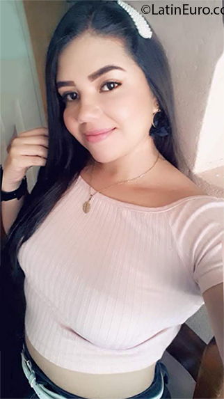 Date this pretty Colombia girl Heidy from Medellin CO26963