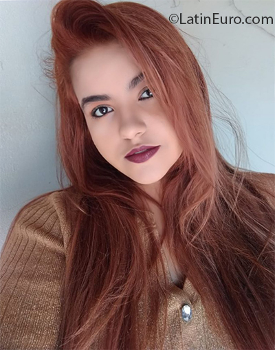 Date this foxy Brazil girl Thatia from Sao Paulo BR11083