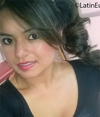 Date this nice looking Ecuador girl Elizabeth from Quito EC452
