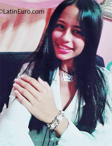 Date this sultry Venezuela girl Karla from Coro VE3069
