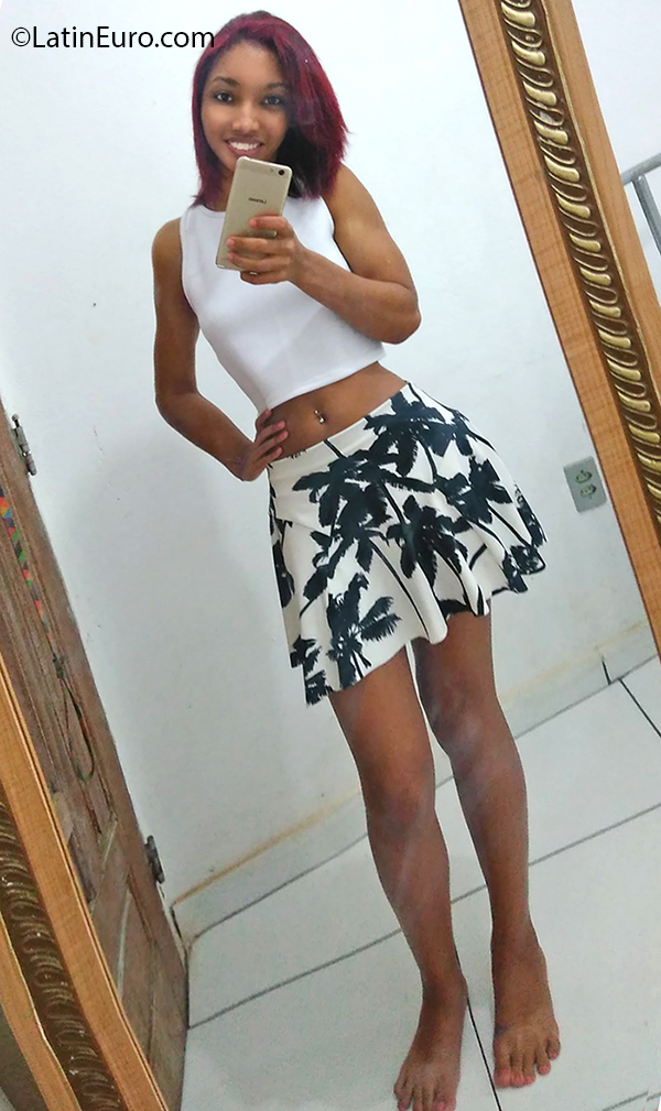 Date this hot Brazil girl Thay from Rio de Janeiro BR11095