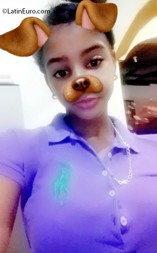 Date this delightful Dominican Republic girl Luci from La Vega DO37754