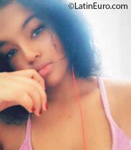 Date this hard body Dominican Republic girl Manelik from La romana DO37773