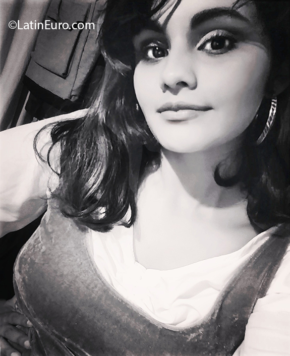 Date this athletic Argentina girl Vani from Buenos Aires AR379